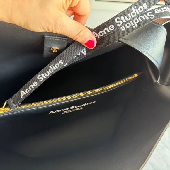 Acne Studios Musubi Midi Shoulder Bag – NWOT – BLACK - Picture 8 of 16